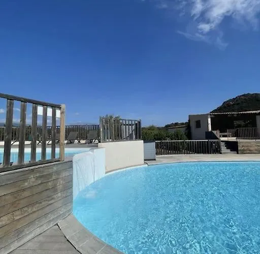 Daire & Piscine Santa Giulia