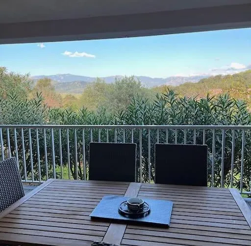 & Piscine Santa Giulia Apartmán